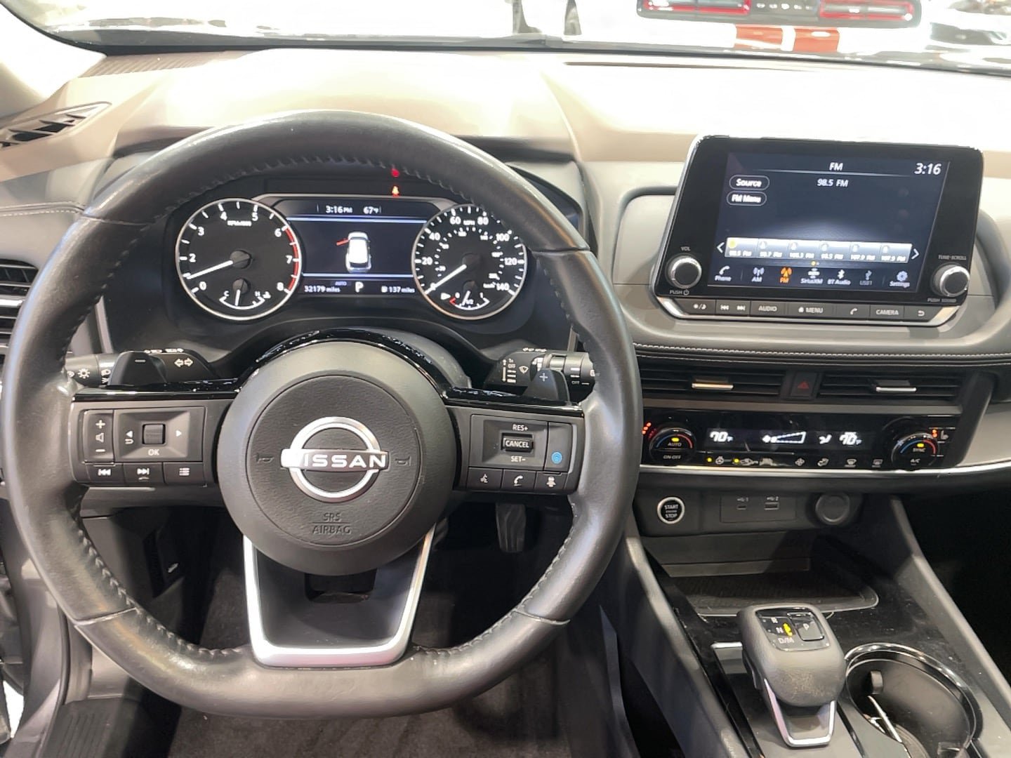 Used 2023 Nissan Rogue SV w/ SV Premium B Package AWD/4WD image 11