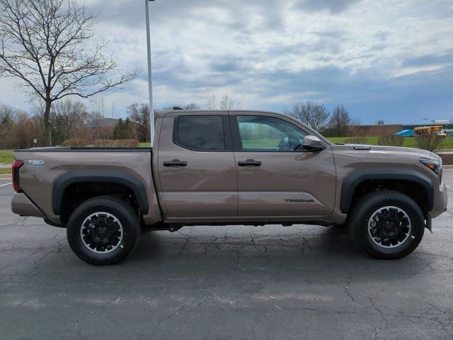 Certified 2026 Toyota Tacoma TRD Off-Road w/ TRD Off Road Premium Package AWD/4WD image 5