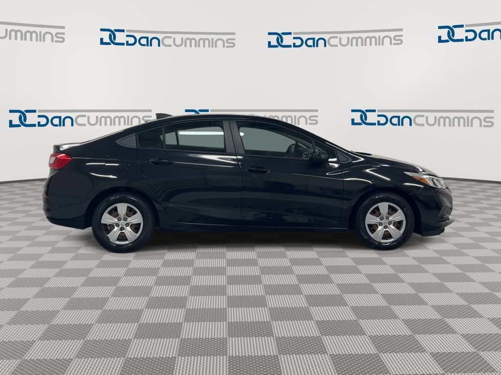 Used 2017 Chevrolet Cruze LS FWD image 9