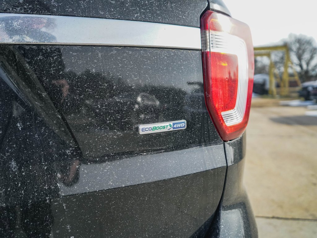 Used 2017 Ford Explorer Platinum image 34