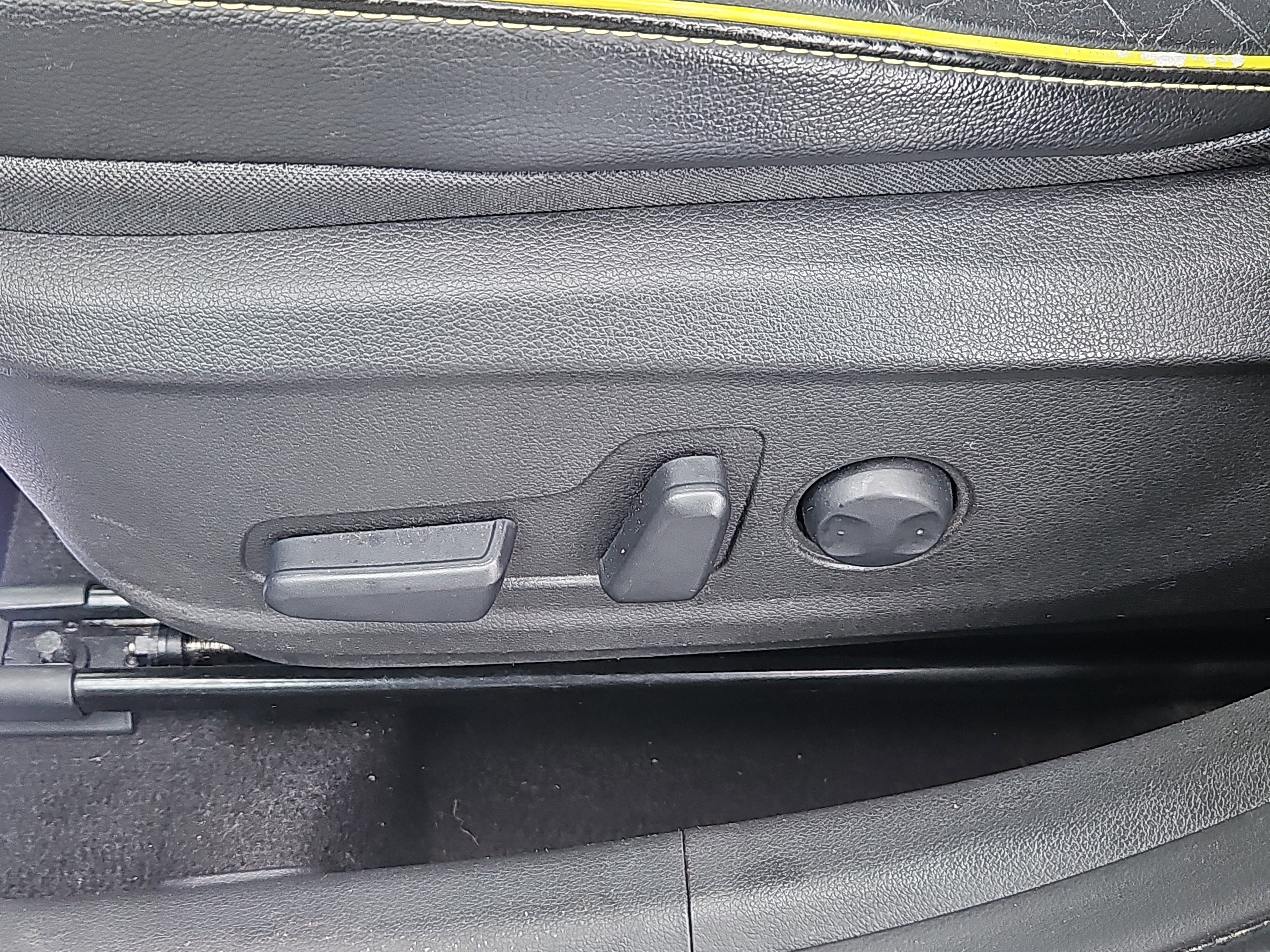 Used 2018 Hyundai Kona Limited image 12