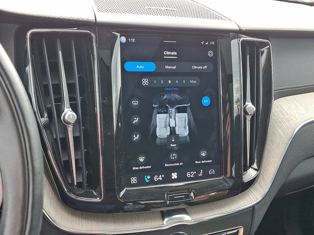 Used 2022 Volvo XC60 B5 Inscription w/ Climate Package image 17