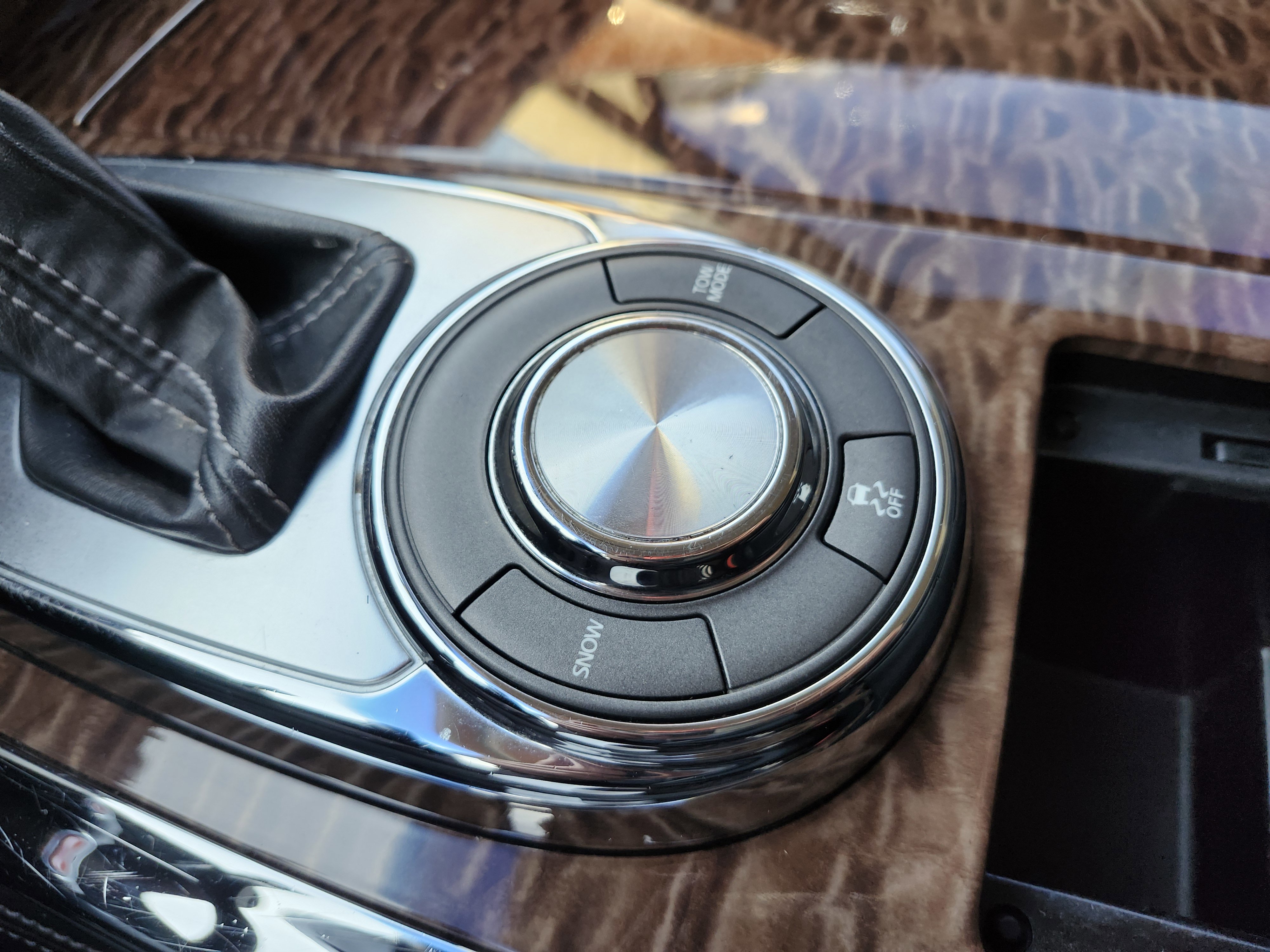 Used 2019 Nissan Armada SV w/ Driver Package image 11