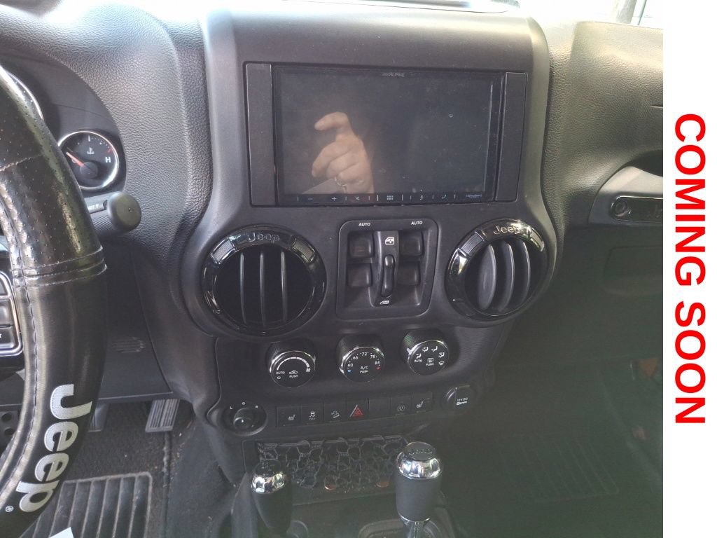 Used 2014 Jeep Wrangler Unlimited Sahara AWD/4WD image 10
