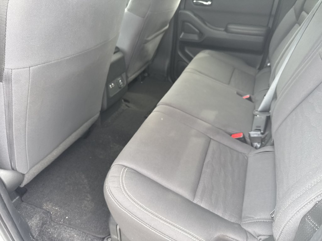 Used 2023 Nissan Frontier SV w/ SV Convenience Package RWD image 29