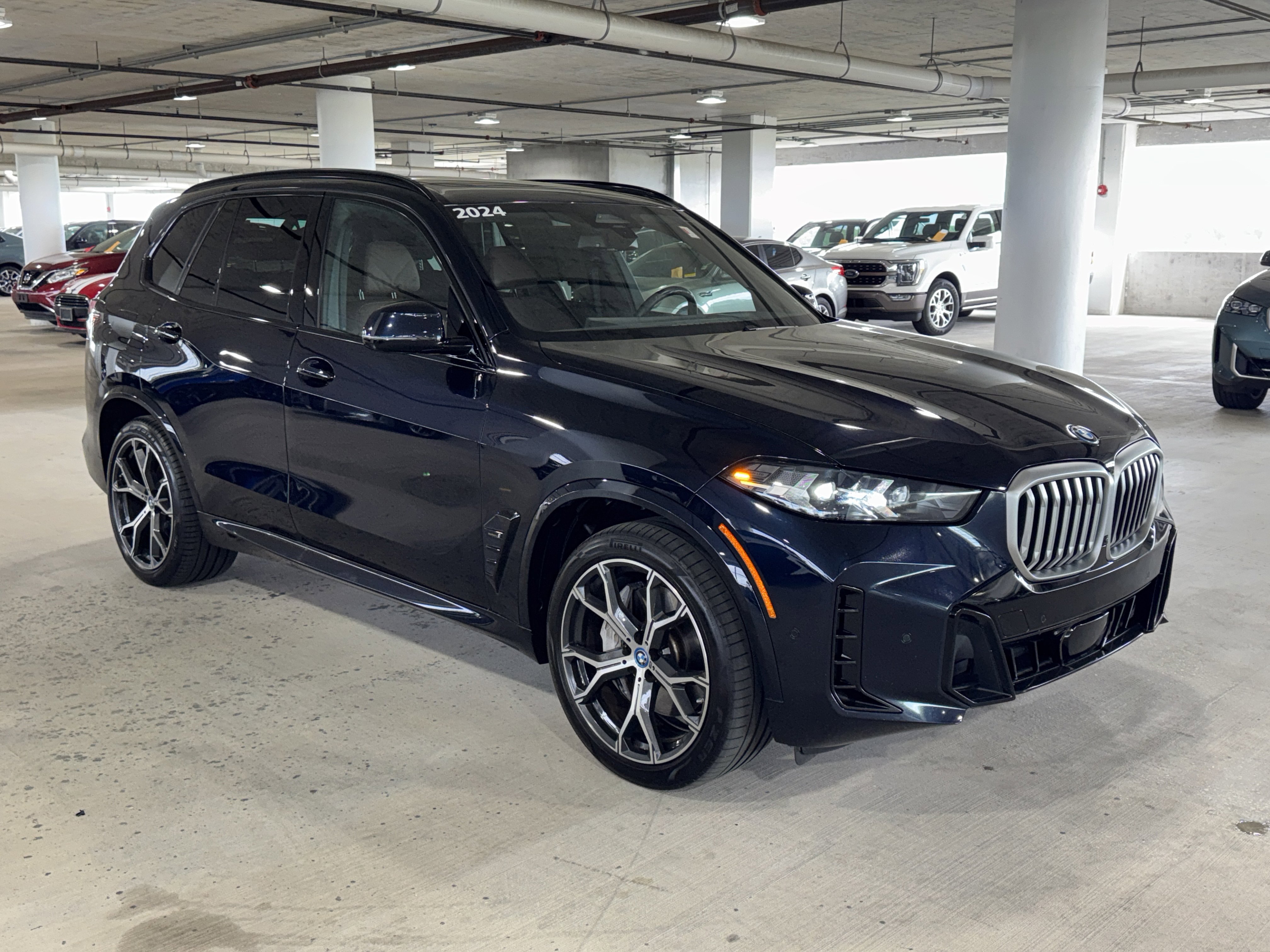 Used 2024 BMW X5 xDrive50e w/ M Sport Package AWD/4WD image 2