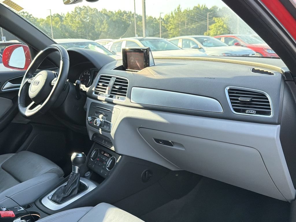 Used 2018 Audi Q3 2.0T Premium w/ Convenience Package FWD image 16