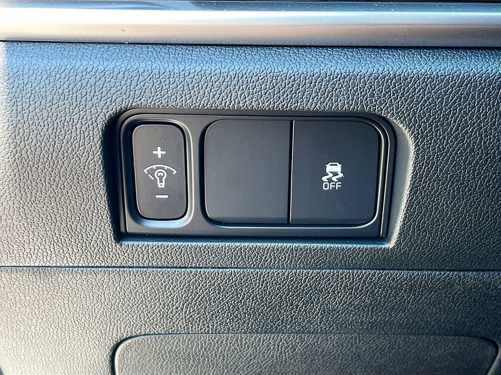 Certified 2025 Kia Sorento S image 20