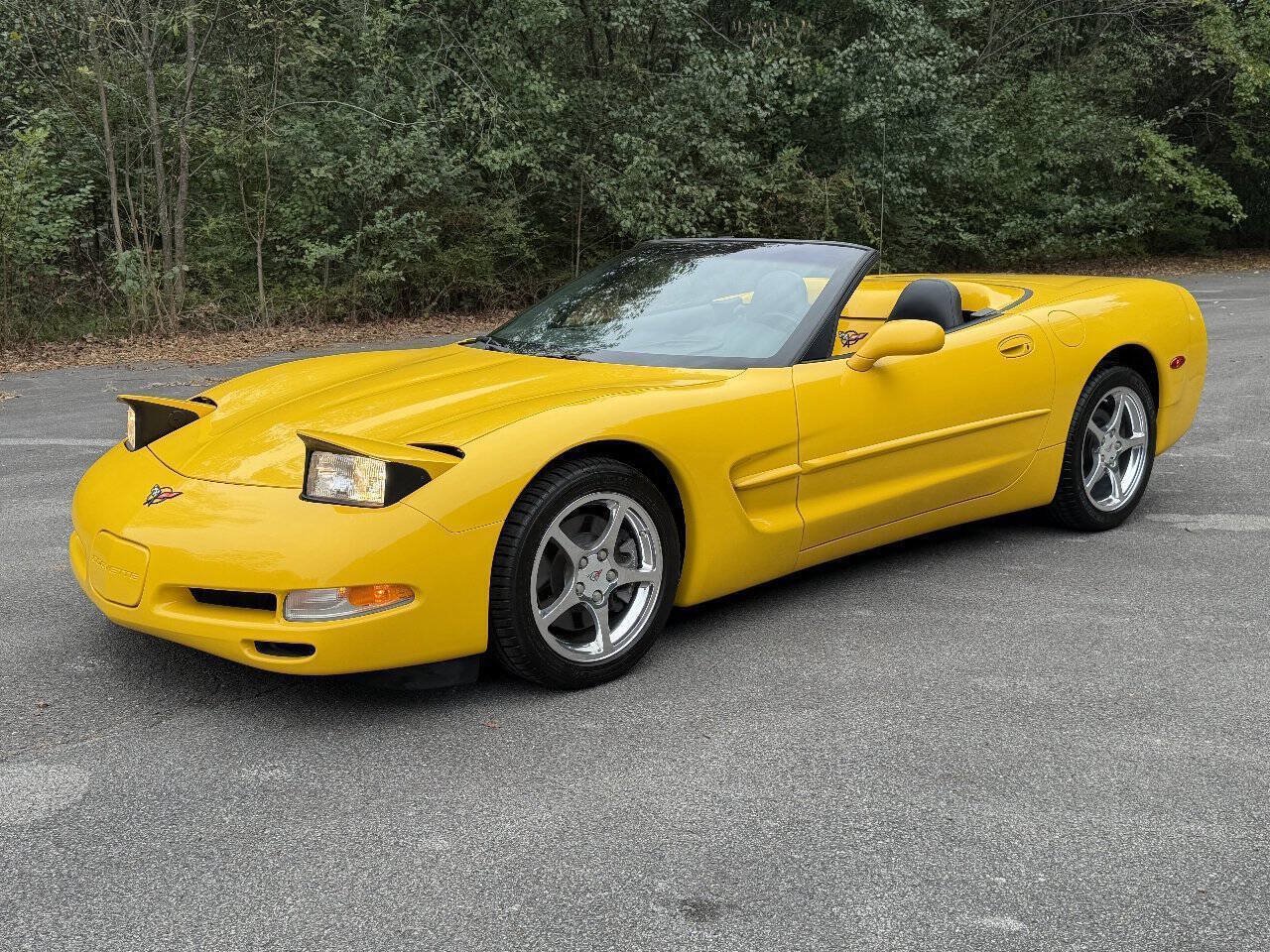 Used 2002 Chevrolet Corvette Convertible w/ Preferred Equipment Group2 RWD image 19