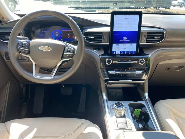 Used 2023 Ford Explorer Platinum w/ Technology Package AWD/4WD image 8