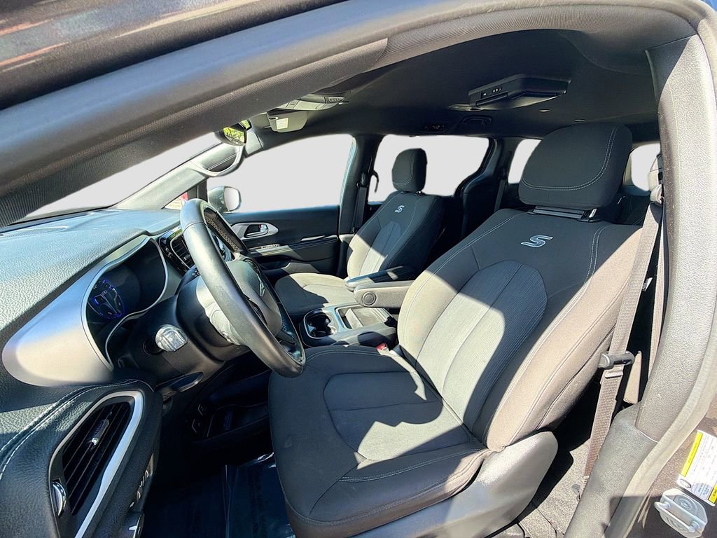 Used 2021 Chrysler Pacifica Touring w/ S Appearance Package image 21