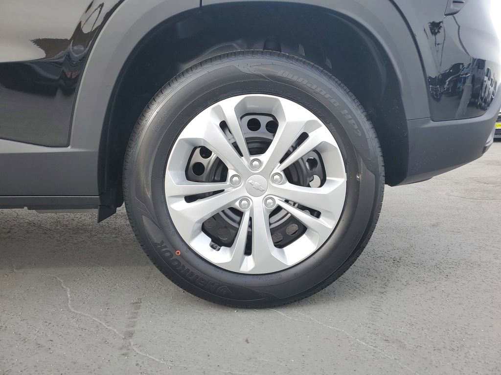 New 2026 Chevrolet Trax LS w/ Driver Confidence Package image 5