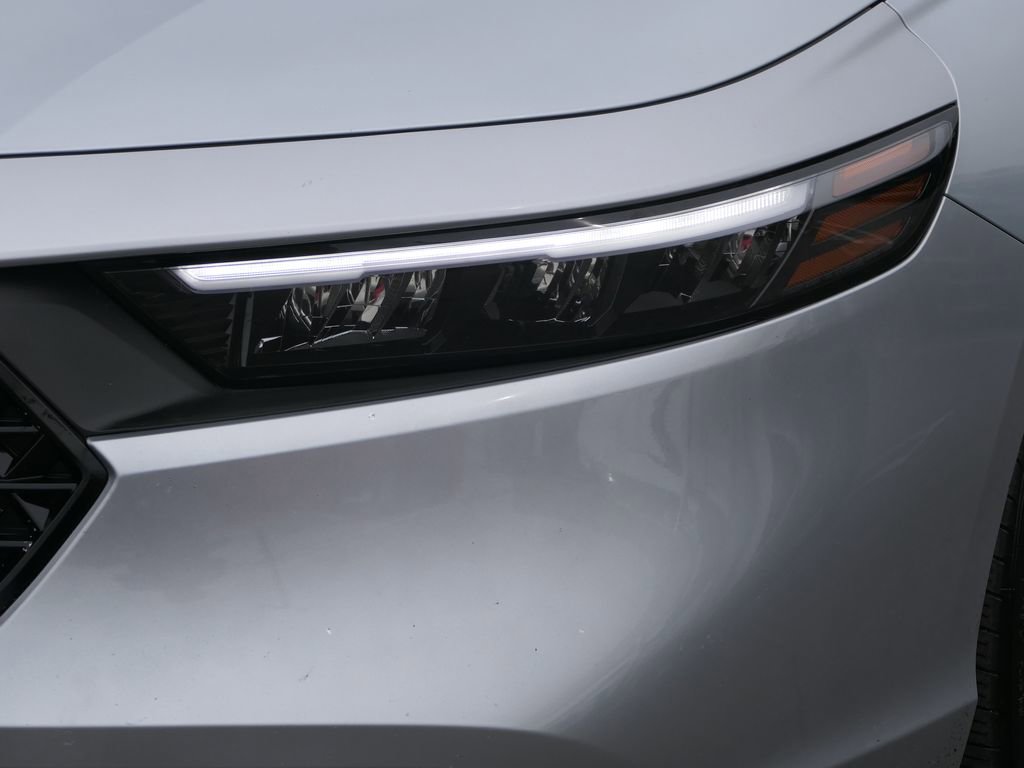 Used 2025 Honda Accord Sport image 8