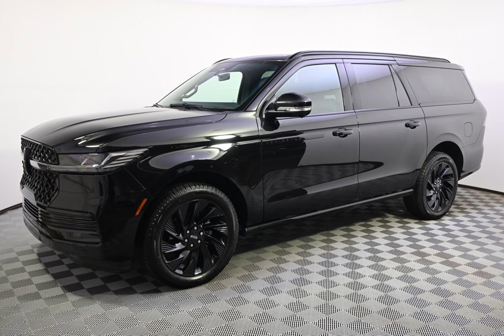 New 2026 Lincoln Navigator L Reserve w/ Jet Appearance Package image 2