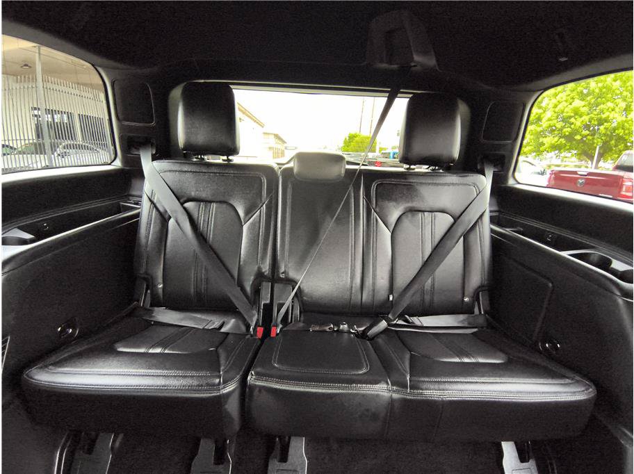 Used 2018 Ford Expedition Limited RWD image 11
