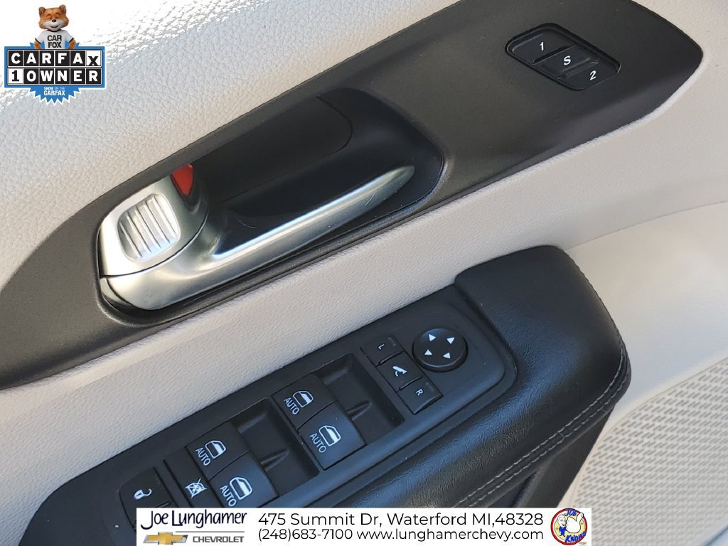 Used 2020 Chrysler Pacifica Limited FWD image 25