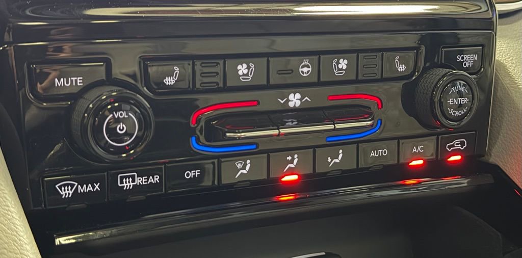 Used 2021 Jeep Grand Cherokee L Summit w/ Advanced Protech Group IV image 23