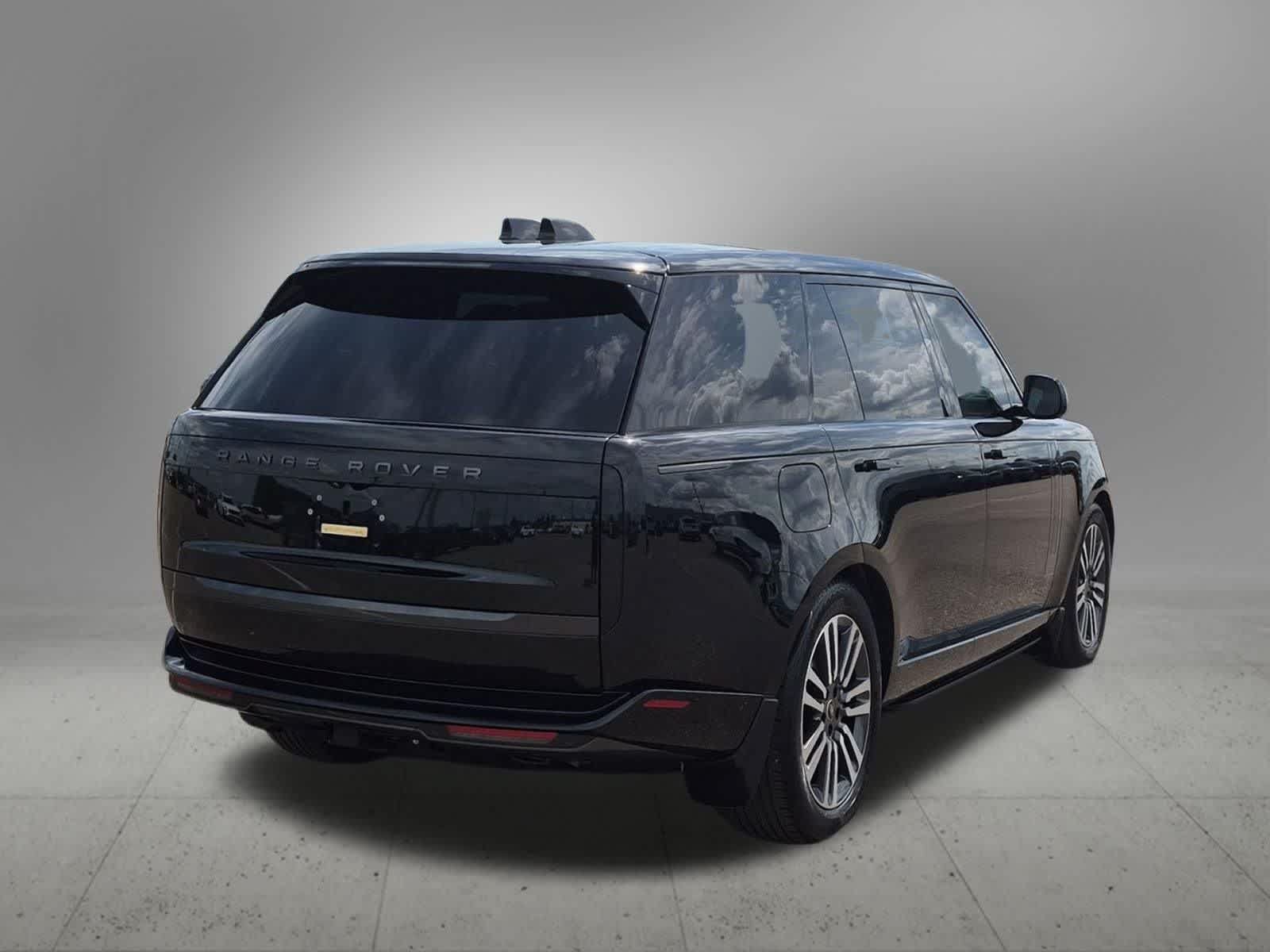Used 2024 Land Rover Range Rover Long Wheelbase SE AWD/4WD image 6