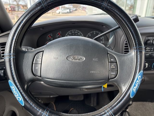 Used 1997 Ford F150 XLT image 10