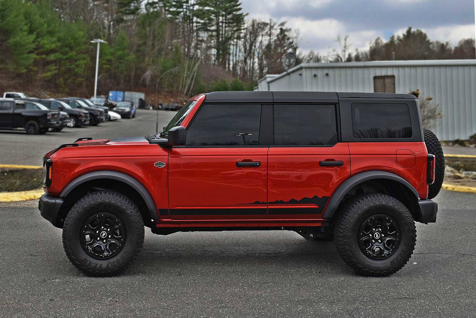 Used 2023 Ford Bronco Wildtrak image 6