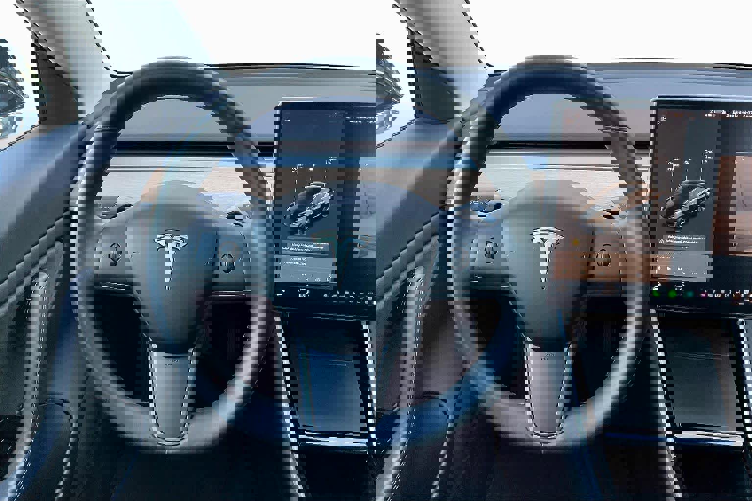 Used 2018 Tesla Model 3 Mid Range image 5