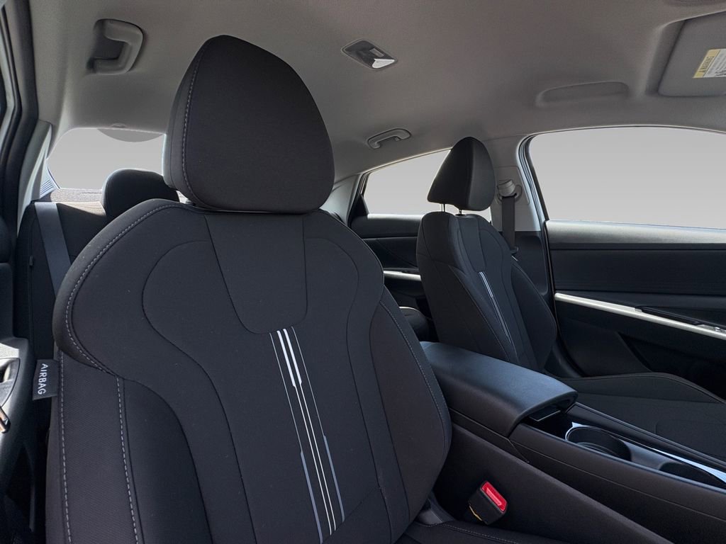 New 2026 Hyundai Elantra Hybrid FWD image 9