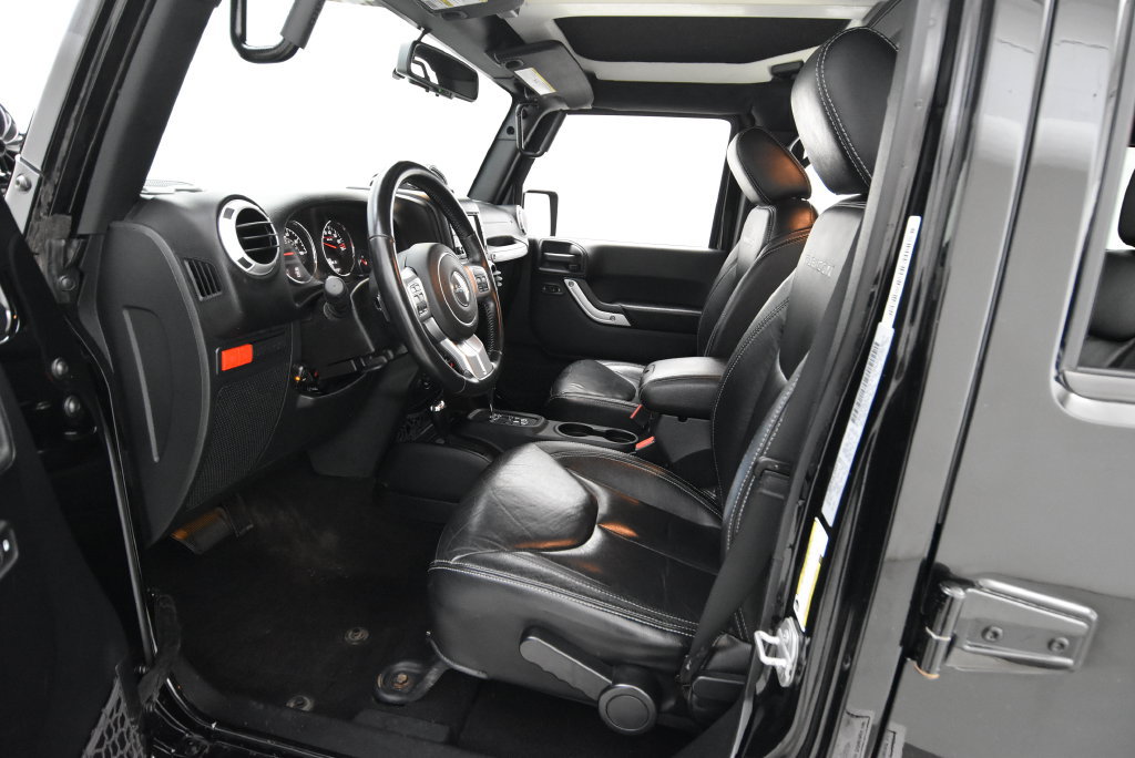 Used 2015 Jeep Wrangler Unlimited Rubicon AWD/4WD image 24