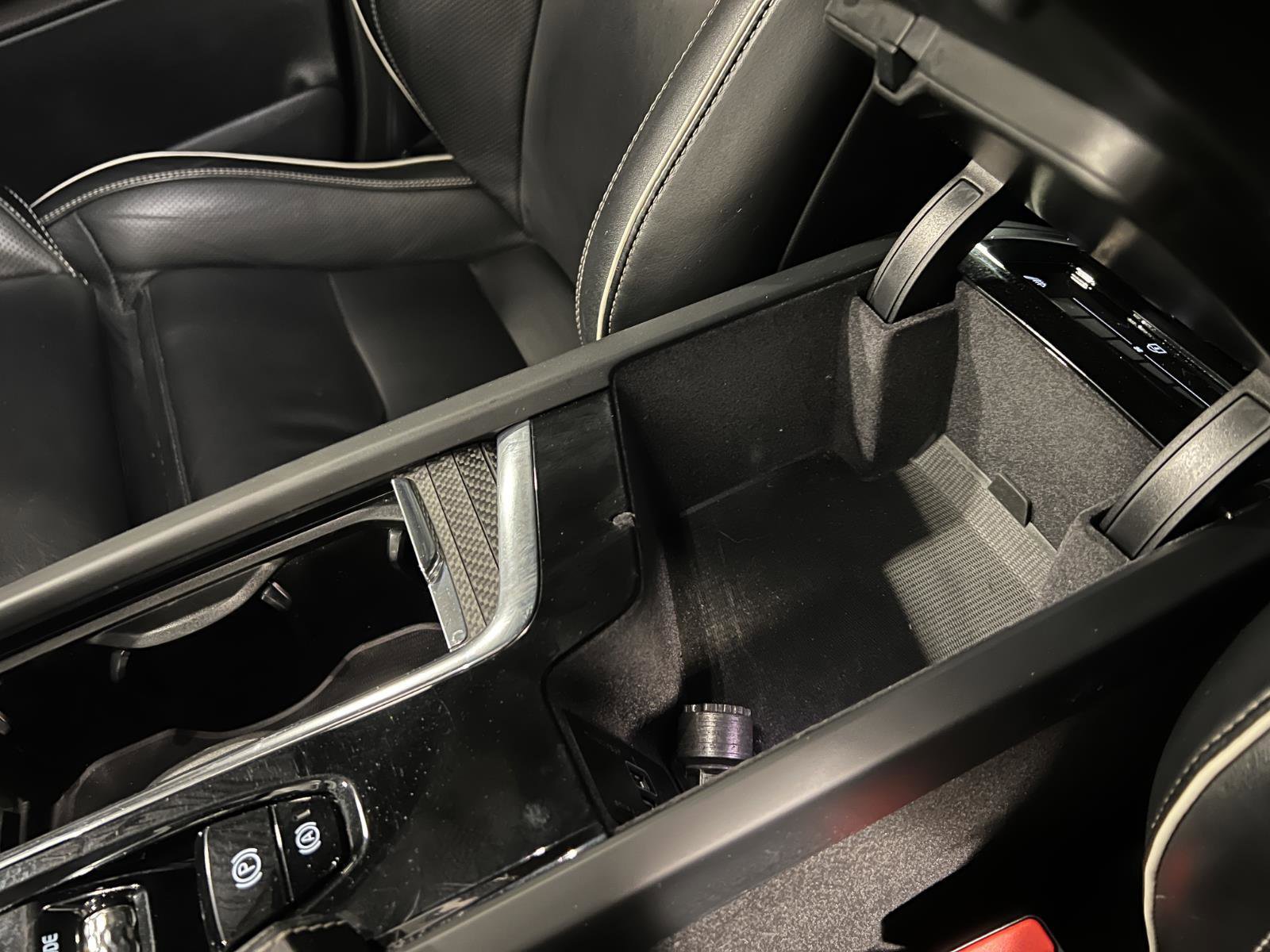 Used 2020 Volvo XC90 T8 R-Design w/ Protection Package Premier image 21