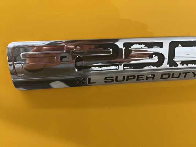 Used 2005 Ford F250 XL image 7