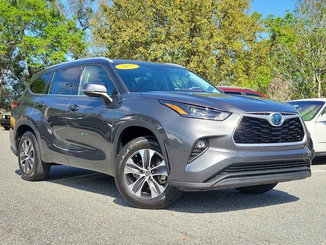 Used 2022 Toyota Highlander XLE image 37