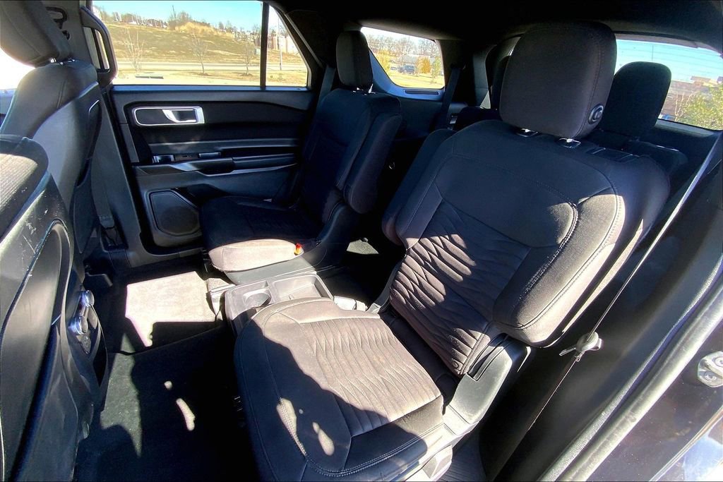 Used 2020 Ford Explorer XLT image 19