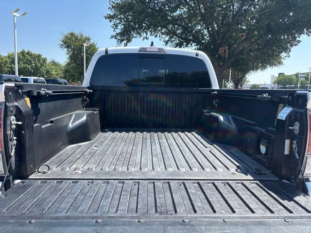 Used 2021 Toyota Tacoma TRD Off-Road w/ Technology Package AWD/4WD image 8