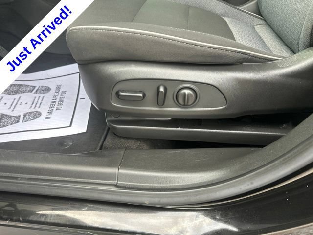 Used 2023 Chevrolet TrailBlazer LT AWD/4WD image 17