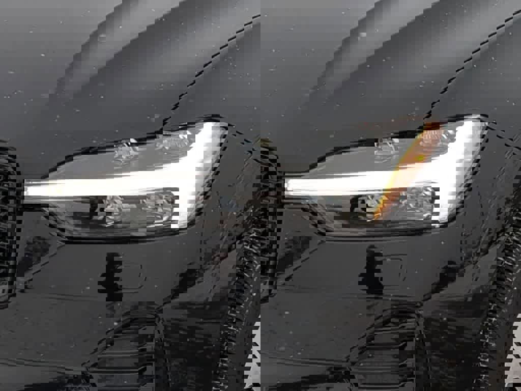 Certified 2025 Volvo XC60 T8 Core w/ Protection Package Premier image 10