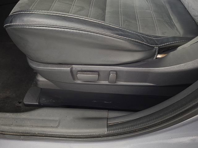 Used 2019 Mitsubishi Outlander SE image 17