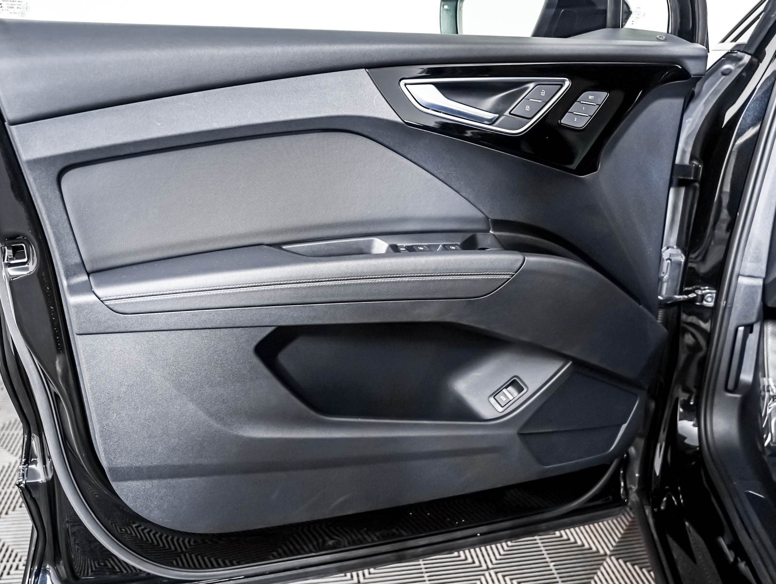 Used 2023 Audi Q4 e-tron Premium Plus RWD image 19