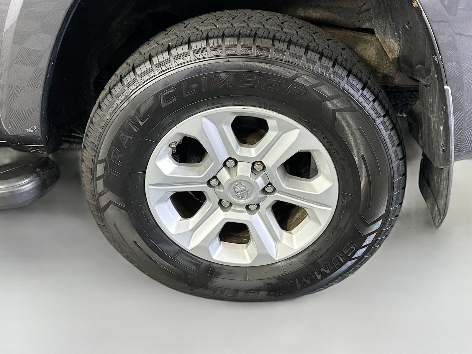 Used 2016 Toyota 4Runner SR5 AWD/4WD image 35