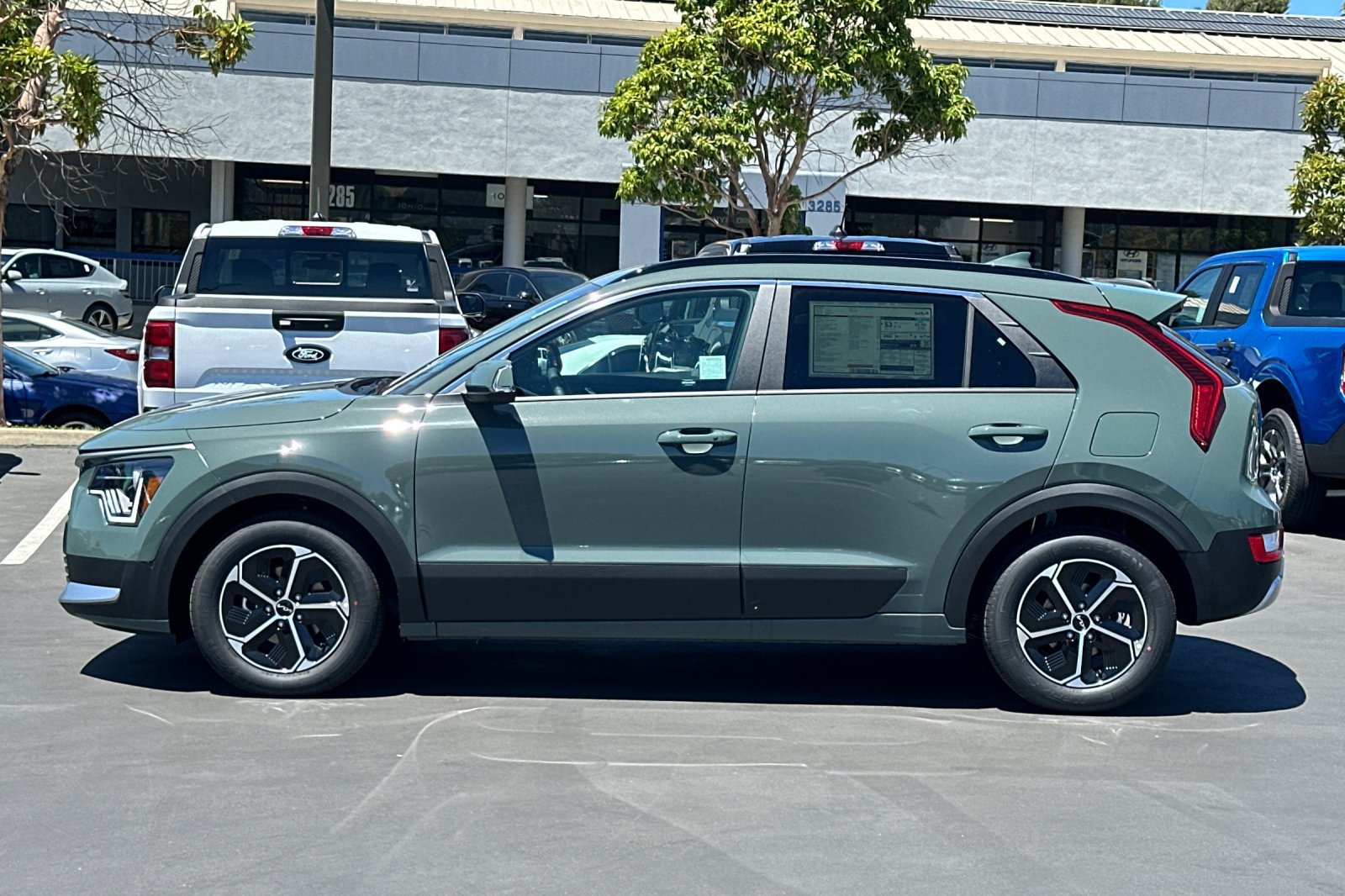 New 2026 Kia Niro EX w/ EX Premium Package FWD image 8