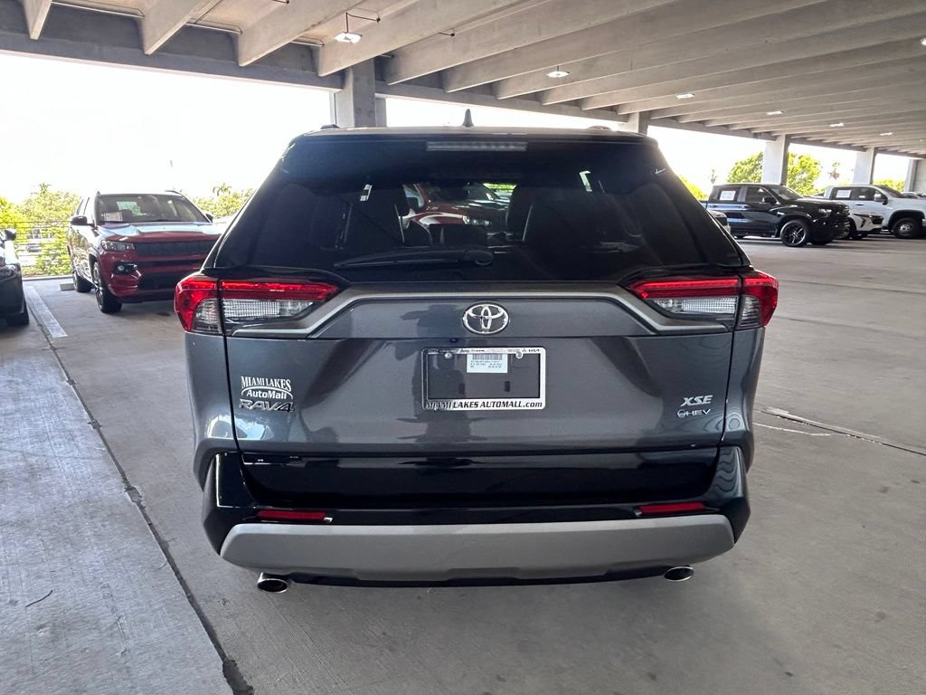 Used 2025 Toyota RAV4 XSE AWD/4WD image 4