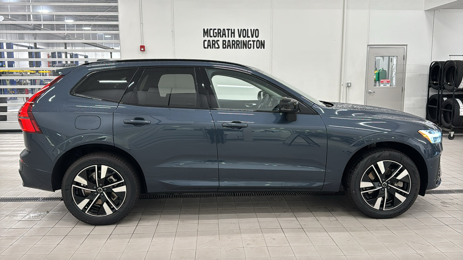 New 2027 Volvo XC60 T8 Plus AWD/4WD image 4