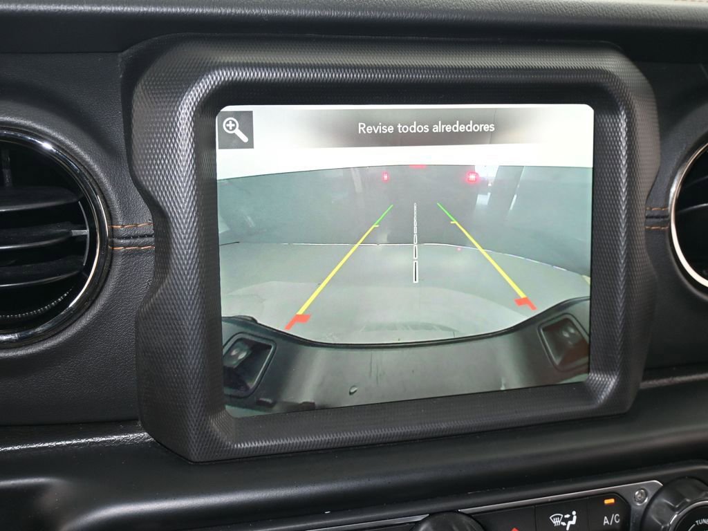 Used 2022 Jeep Gladiator Overland image 19