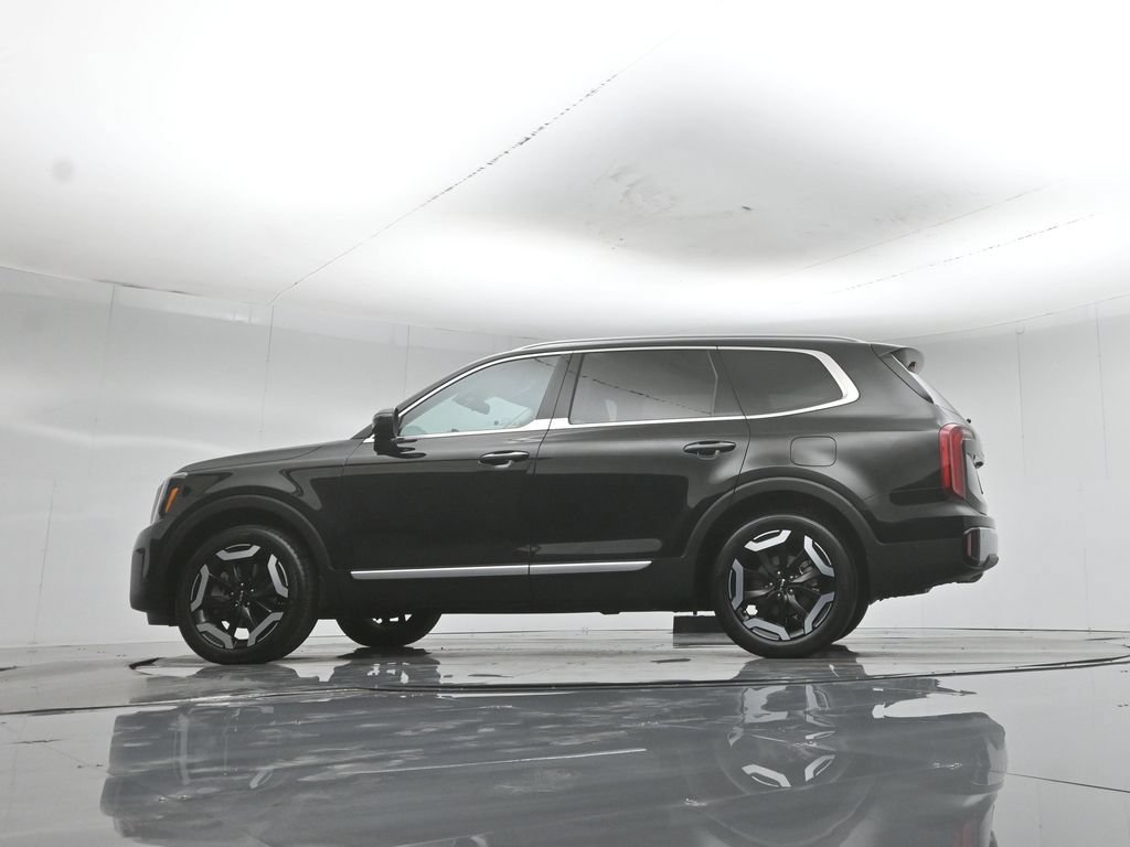 Used 2024 Kia Telluride S FWD image 56