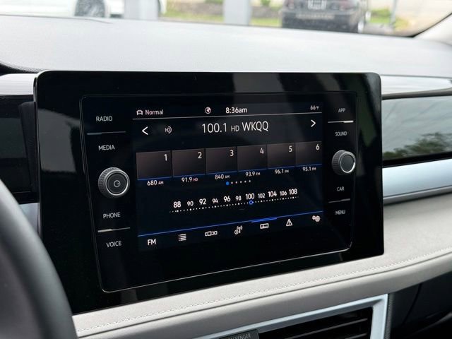 Used 2025 Volkswagen Taos SE w/ Panoramic Sunroof Package AWD/4WD image 25