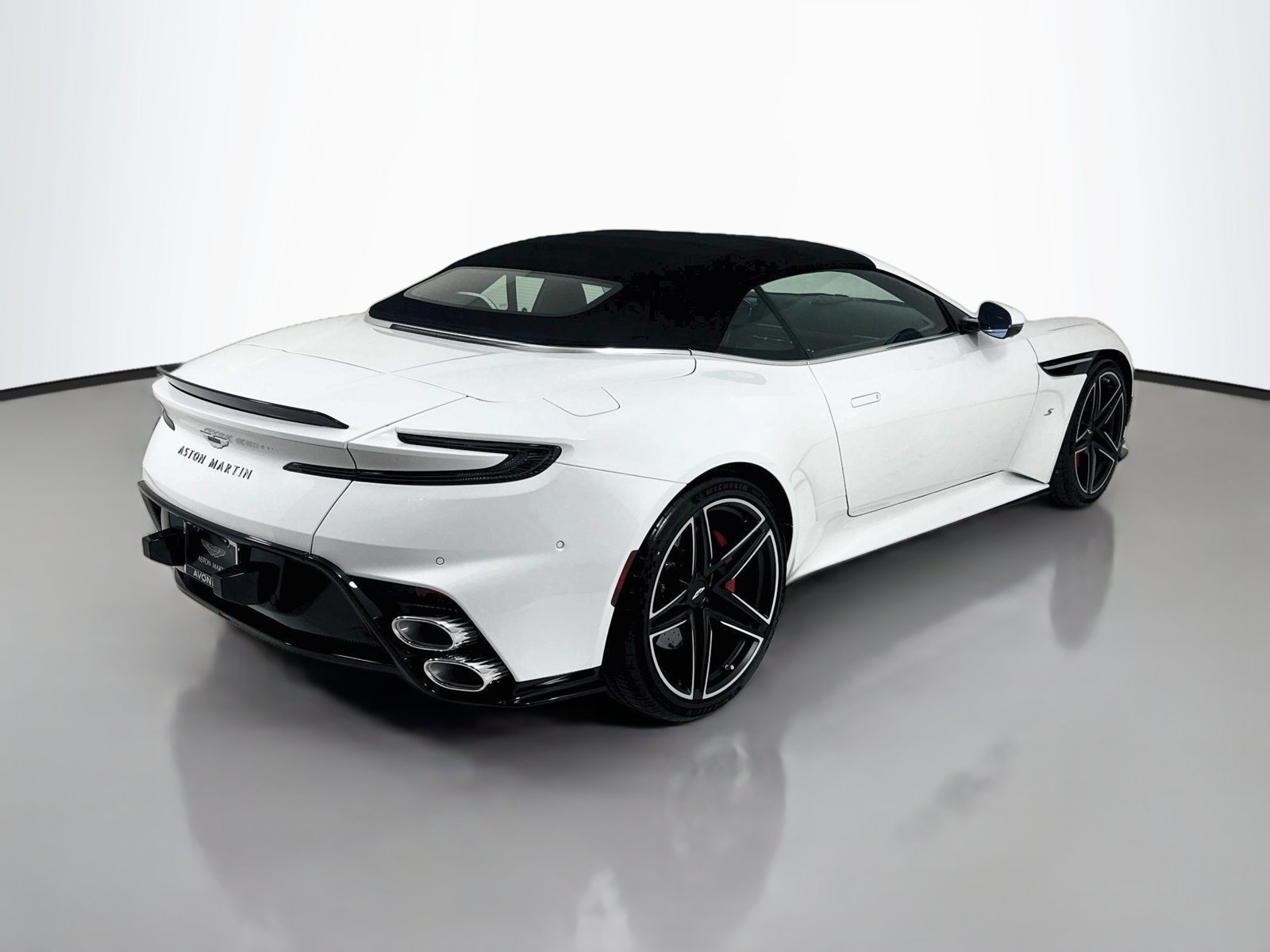 Used 2026 Aston Martin DB12 Convertible RWD image 8