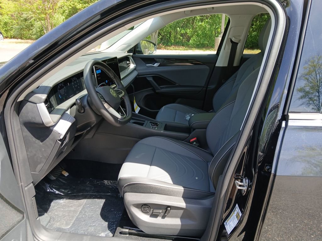 New 2026 Volkswagen Tiguan SE image 9