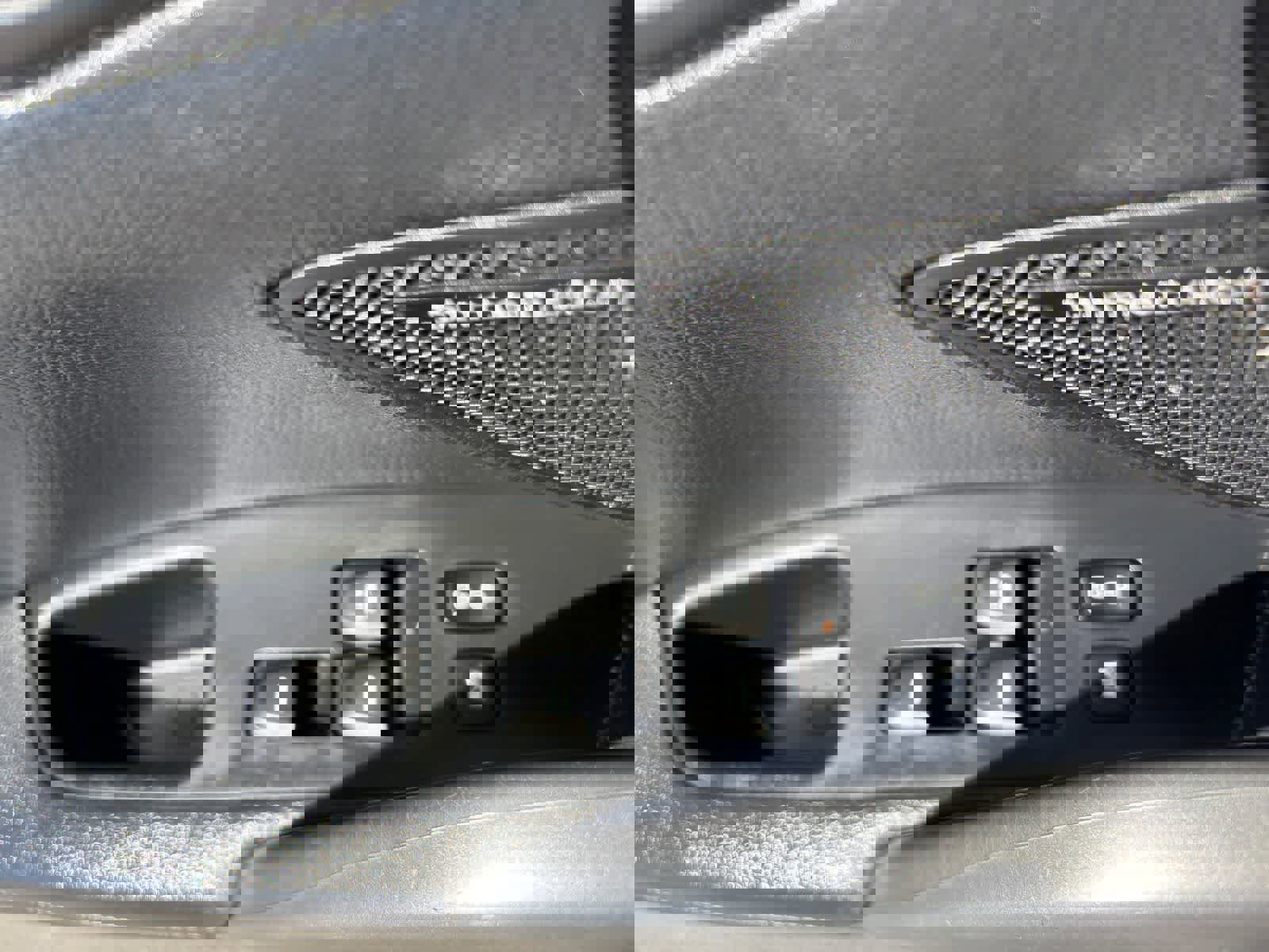 Used 2017 Hyundai Veloster Turbo image 23