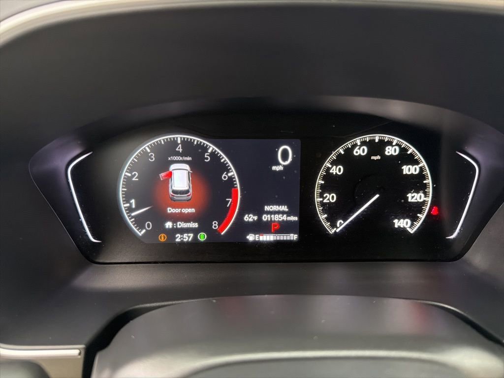 Used 2025 Honda Pilot Touring image 14