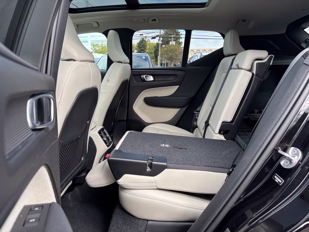 Used 2024 Volvo XC40 B5 Plus w/ Climate Package AWD/4WD image 21
