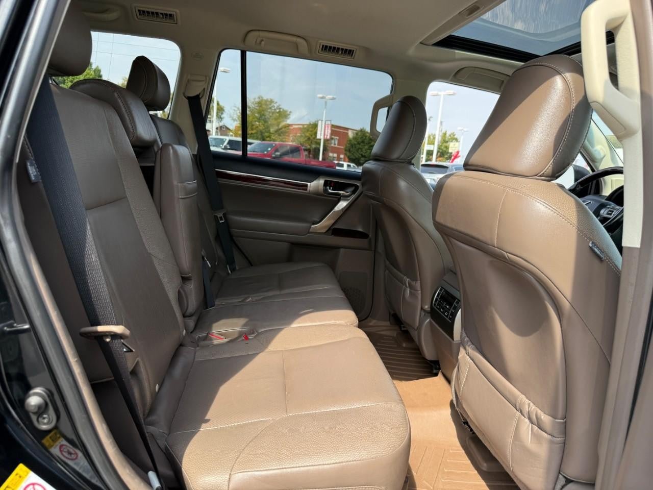 Used 2016 Lexus GX 460 w/ Premium Package AWD/4WD image 8