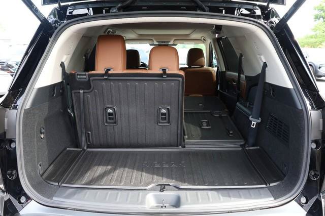 New 2026 Nissan Pathfinder Platinum AWD/4WD image 8